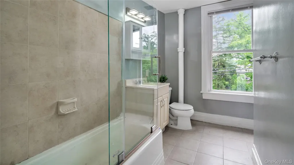 22 Town Path Glen Cove NY 11542