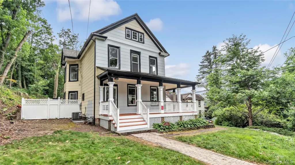 22 Town Path Glen Cove NY 11542