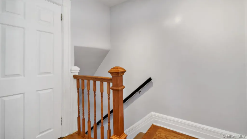 22 Town Path Glen Cove NY 11542