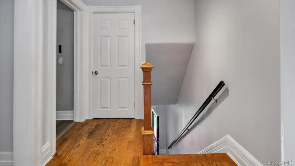 22 Town Path Glen Cove NY 11542