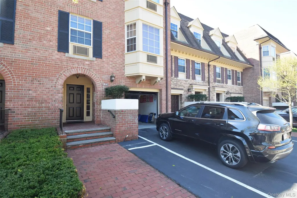 206-14 Emily Road Bayside NY 11360