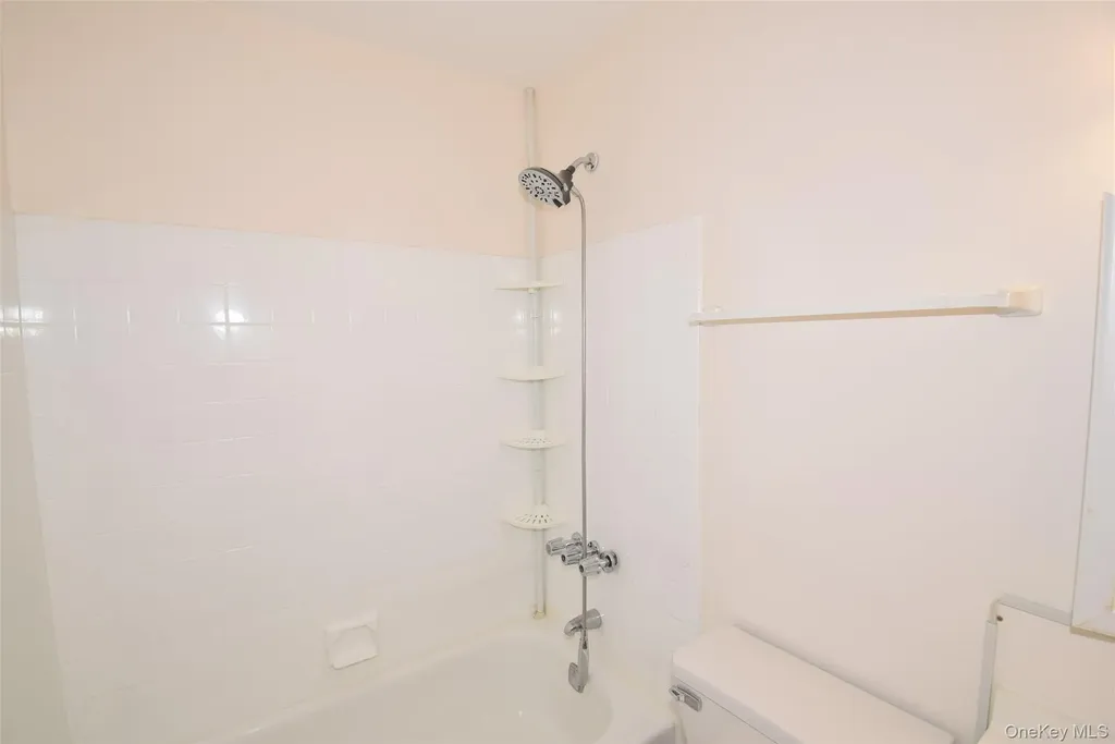 206-14 Emily Road Bayside NY 11360
