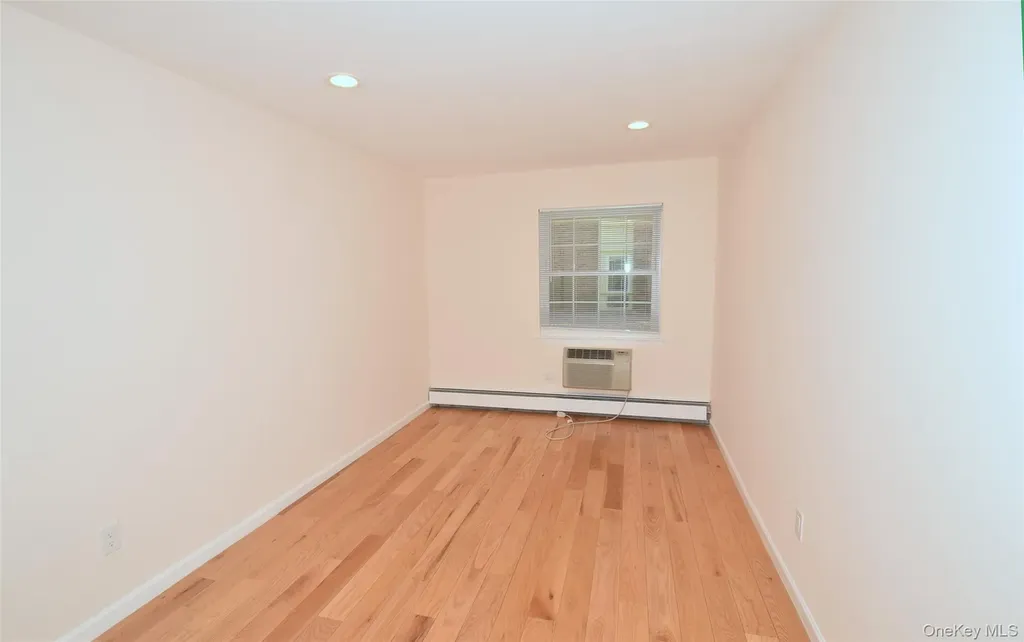 206-14 Emily Road Bayside NY 11360