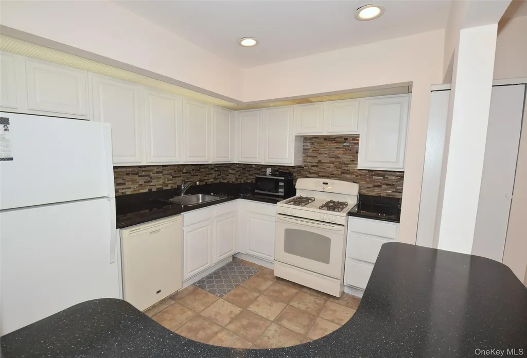 206-14 Emily Road Bayside NY 11360