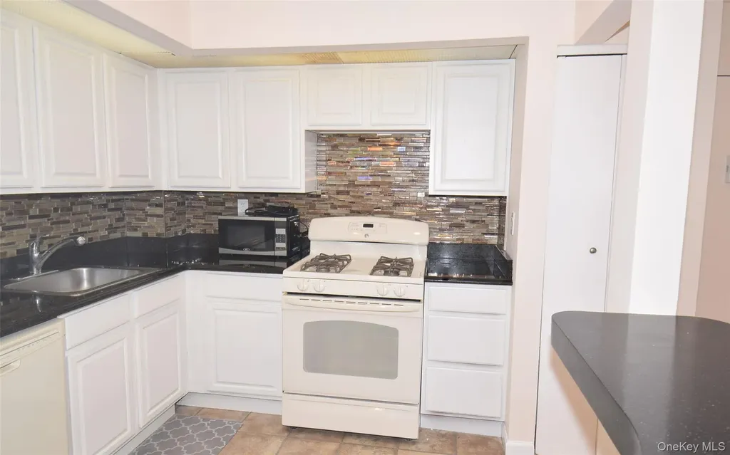 206-14 Emily Road Bayside NY 11360