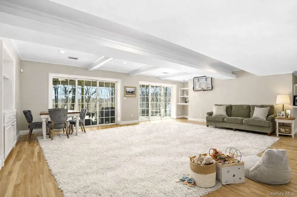 2 Hemlock Rise Armonk NY 10504