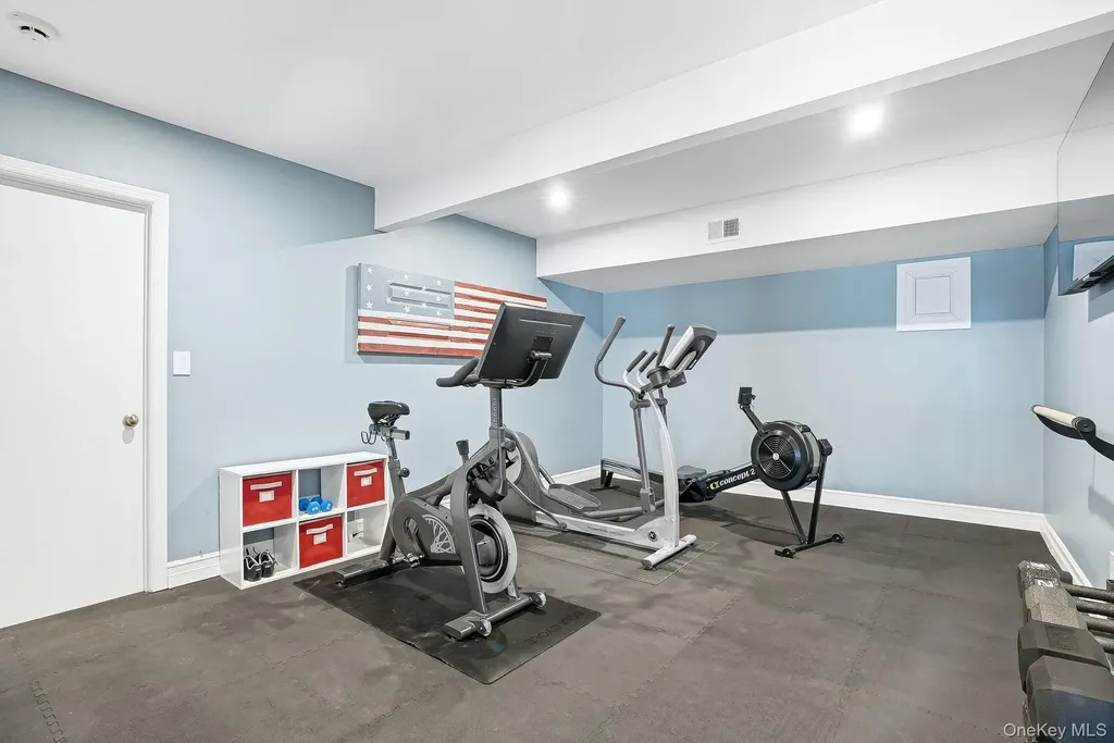 2 Hemlock Rise Armonk NY 10504