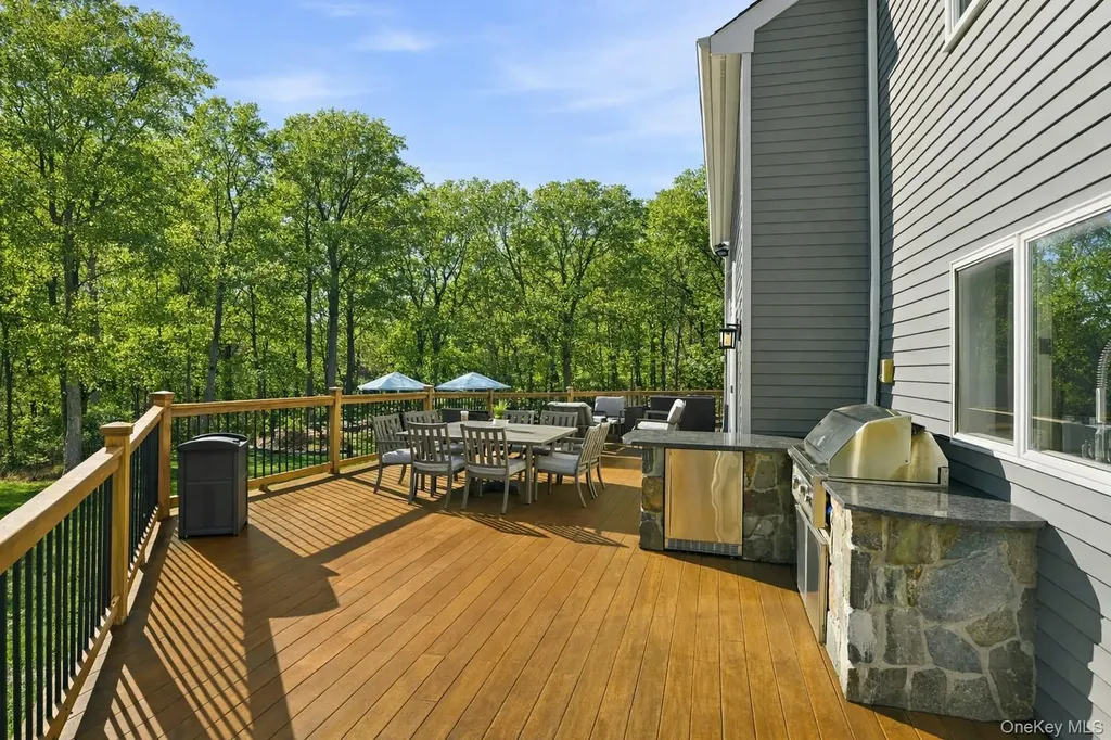2 Hemlock Rise Armonk NY 10504