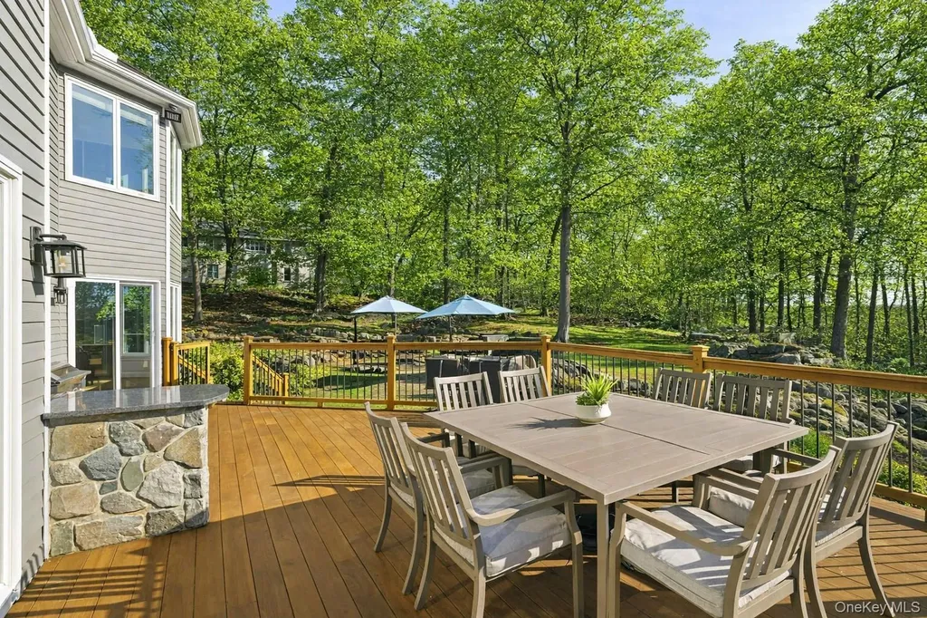 2 Hemlock Rise Armonk NY 10504
