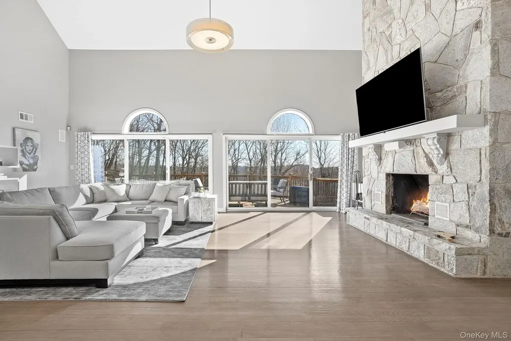 2 Hemlock Rise Armonk NY 10504