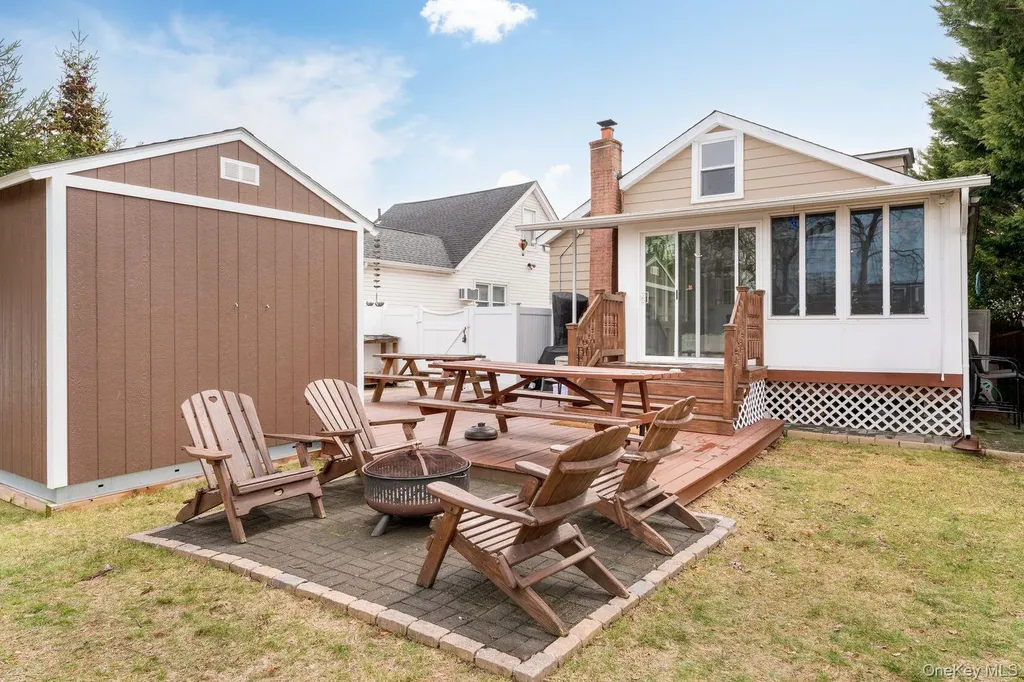 210 10th Street West Babylon NY 11704