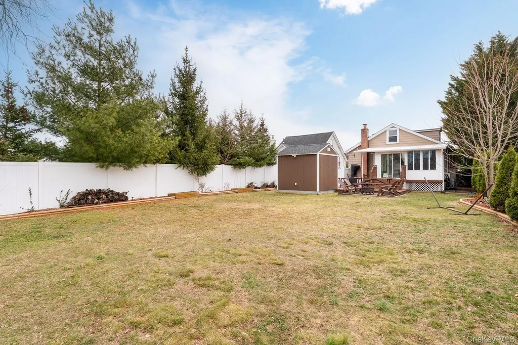 210 10th Street West Babylon NY 11704
