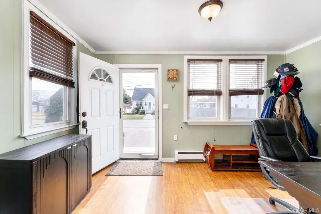 210 10th Street West Babylon NY 11704