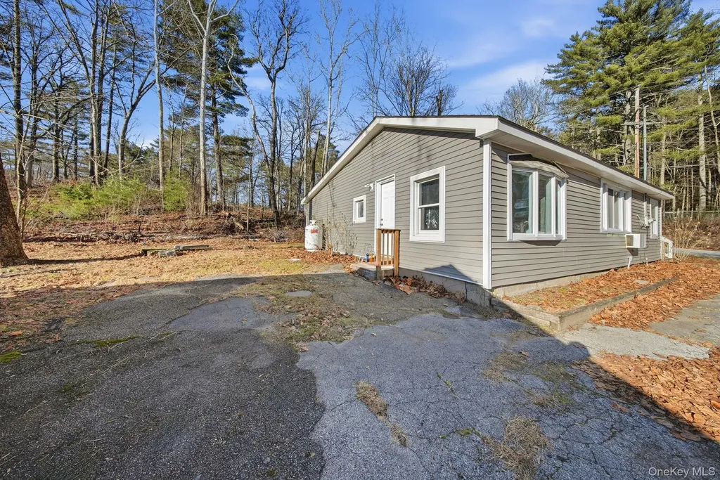 4 Old Road Cuddebackville NY 12729