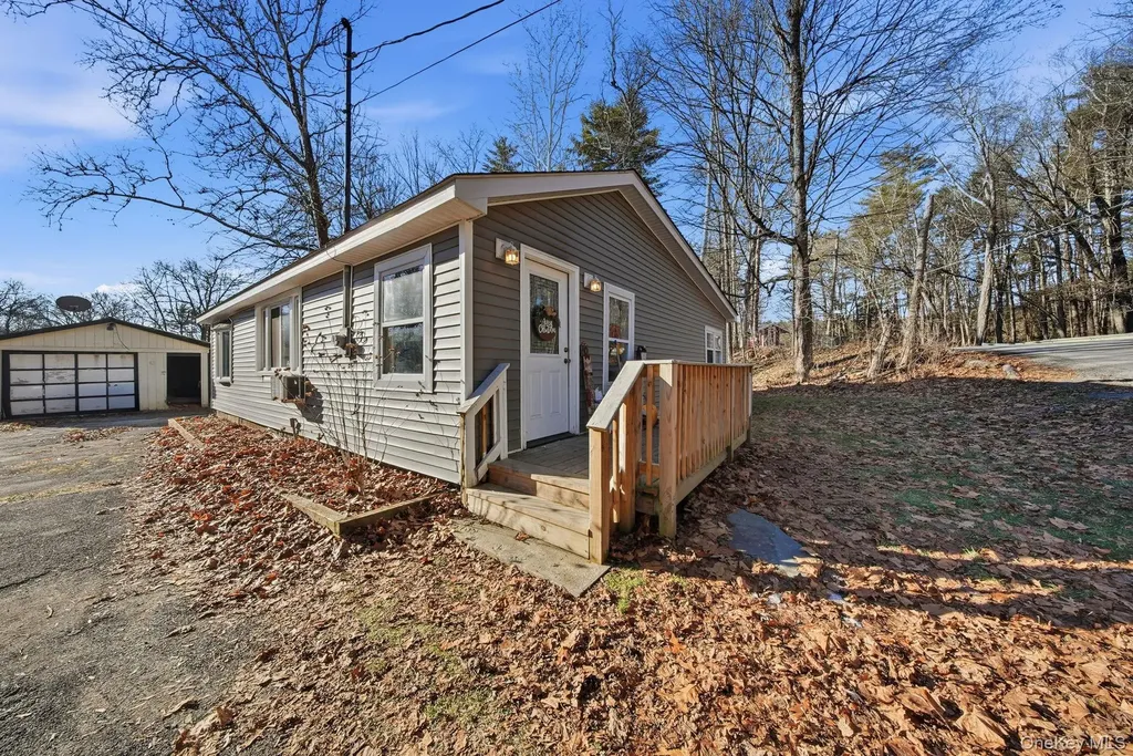 4 Old Road Cuddebackville NY 12729