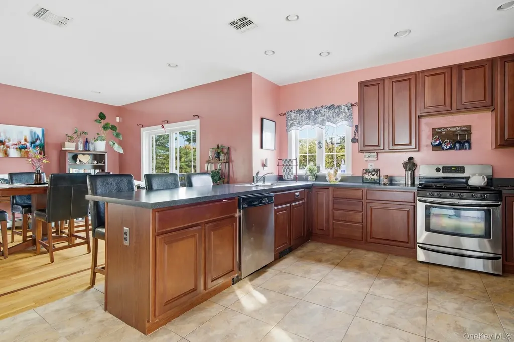 28 Hewitt Street Garnerville NY 10923
