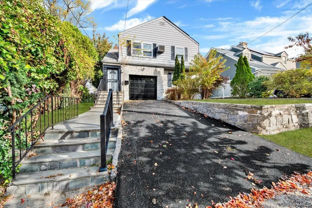 28 Crestmont Avenue Yonkers NY 10704