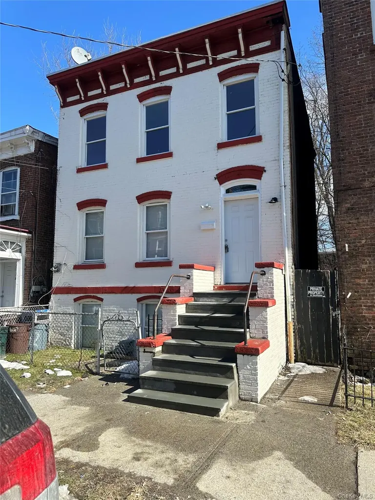 42 Carpenter Avenue Newburgh NY 12550