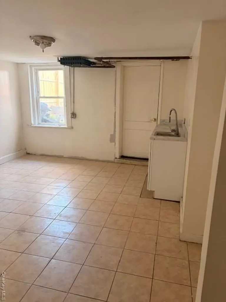 42 Carpenter Avenue Newburgh NY 12550