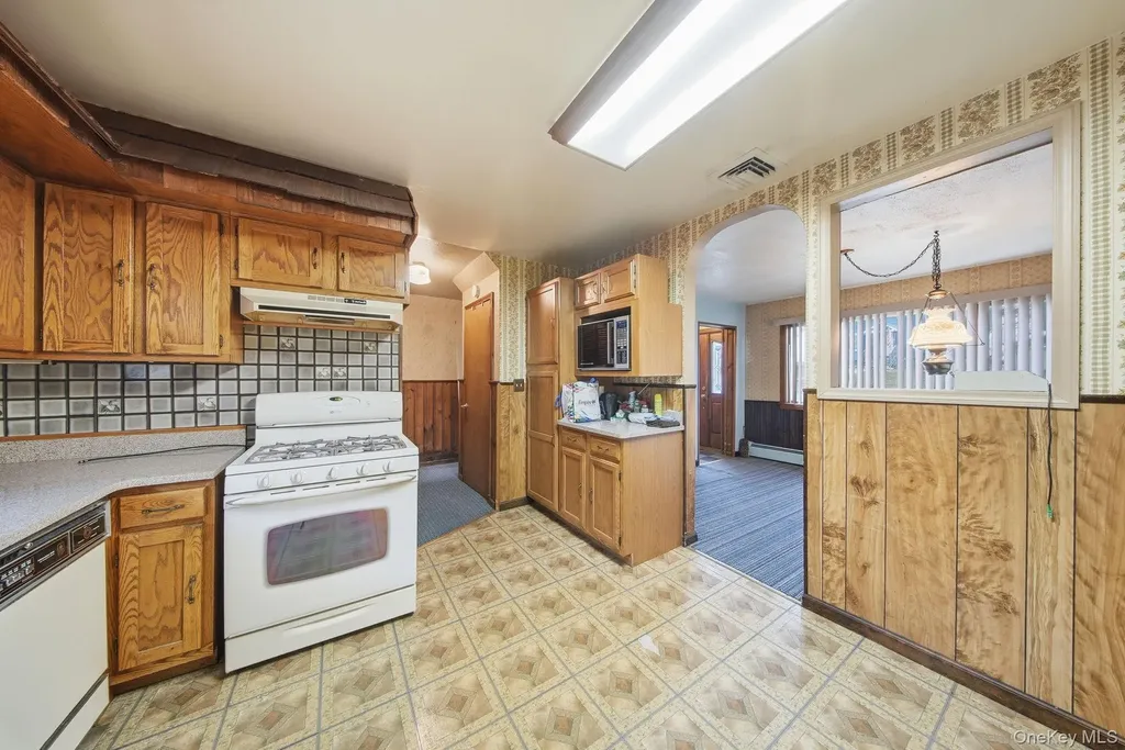 16 Mountain Avenue Middletown NY 10940