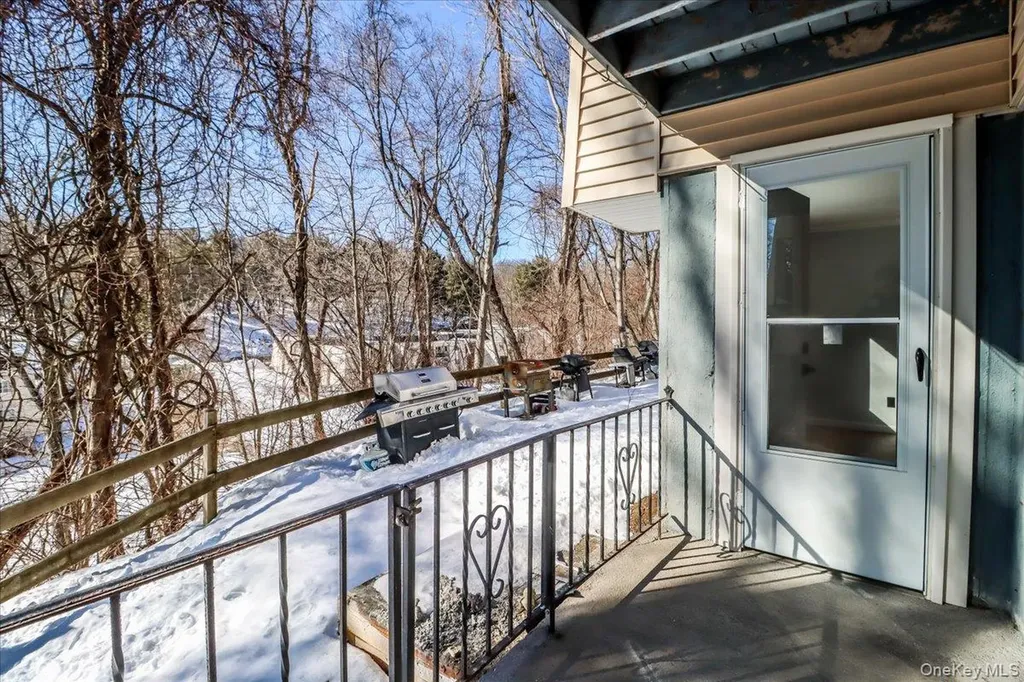 615 Fox Run Lane Carmel NY 10512