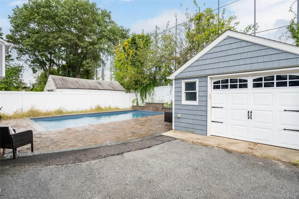 132 Webster Street Merrick NY 11566