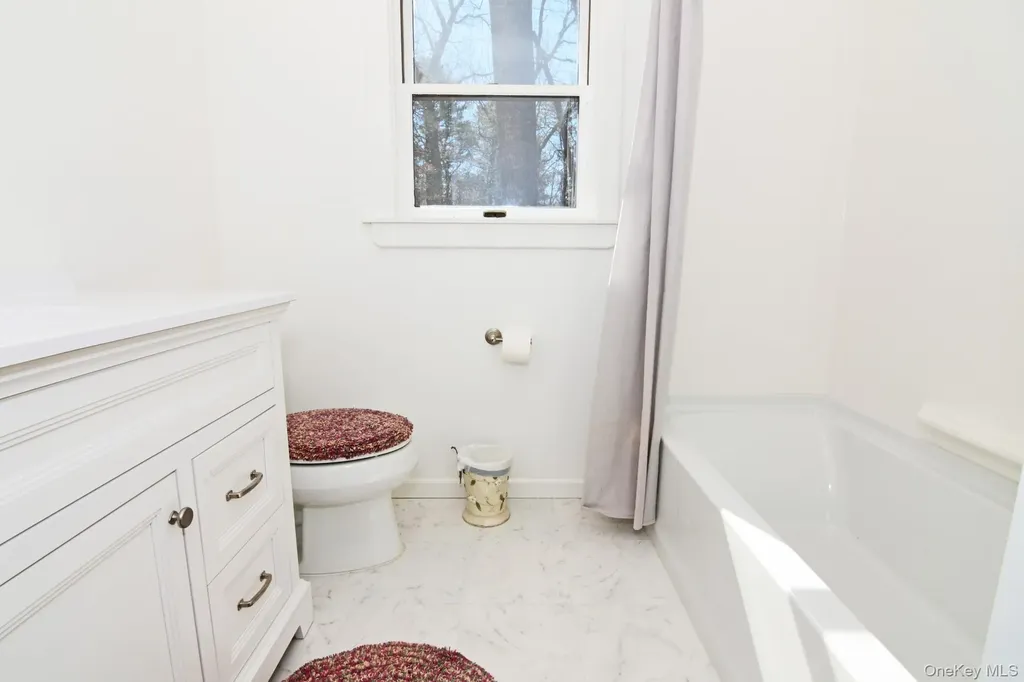 5 Arthur Street Riverhead NY 11901