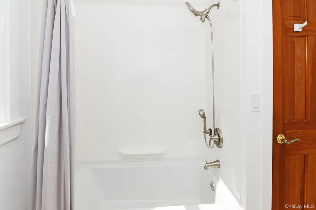 5 Arthur Street Riverhead NY 11901