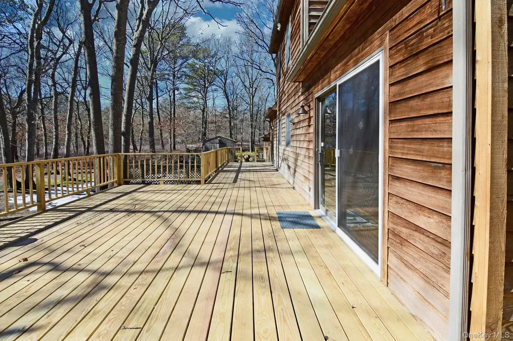 5 Arthur Street Riverhead NY 11901