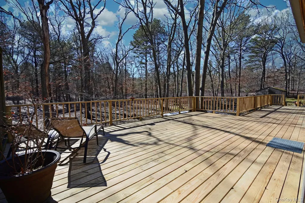 5 Arthur Street Riverhead NY 11901