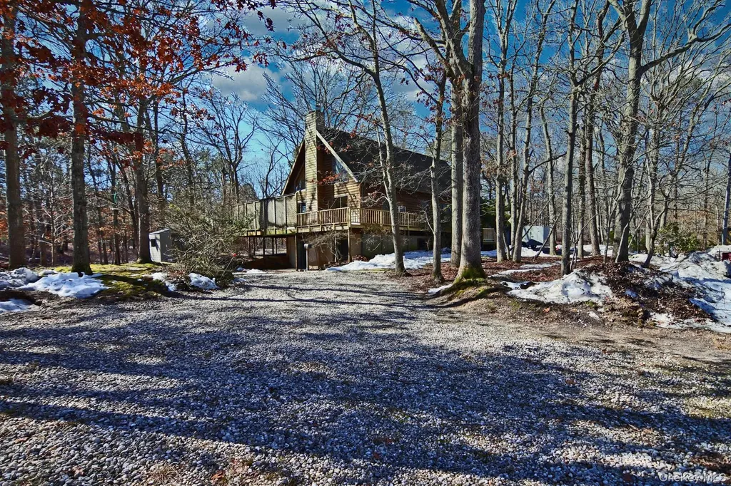 5 Arthur Street Riverhead NY 11901