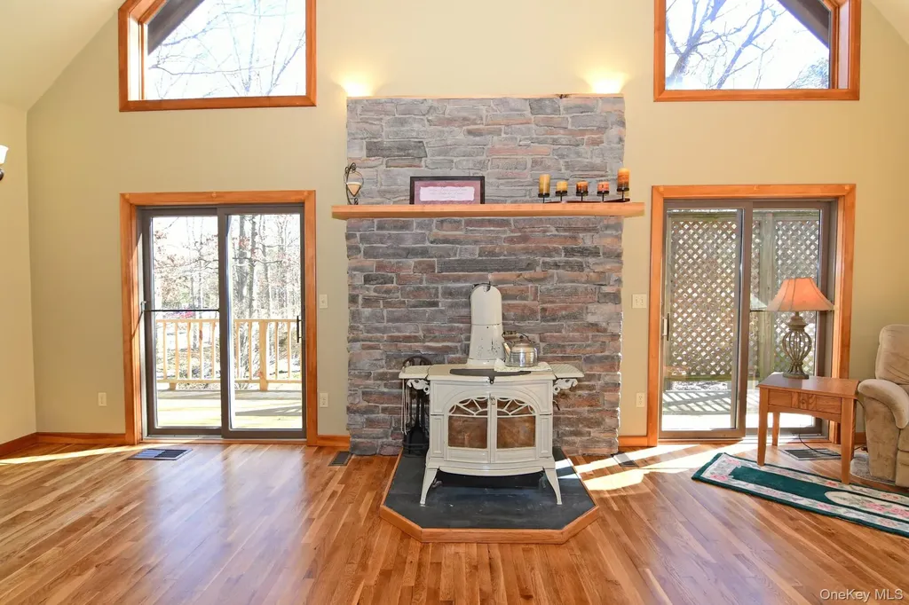 5 Arthur Street Riverhead NY 11901
