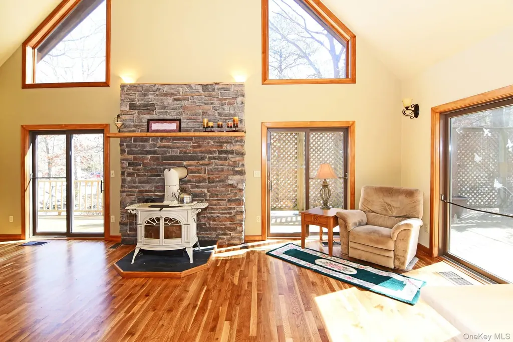 5 Arthur Street Riverhead NY 11901