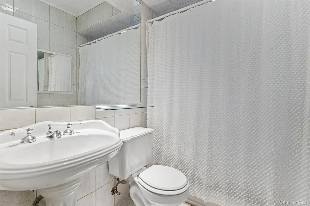 9 Clinton Street Elmont NY 11003