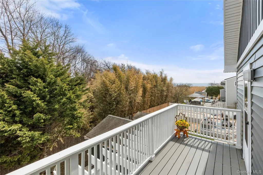 849 E Bay Drive West Islip NY 11795