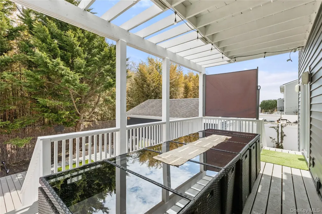 849 E Bay Drive West Islip NY 11795