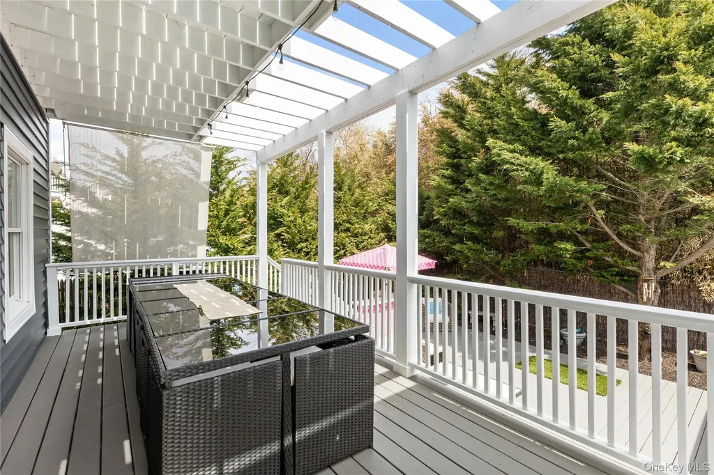 849 E Bay Drive West Islip NY 11795