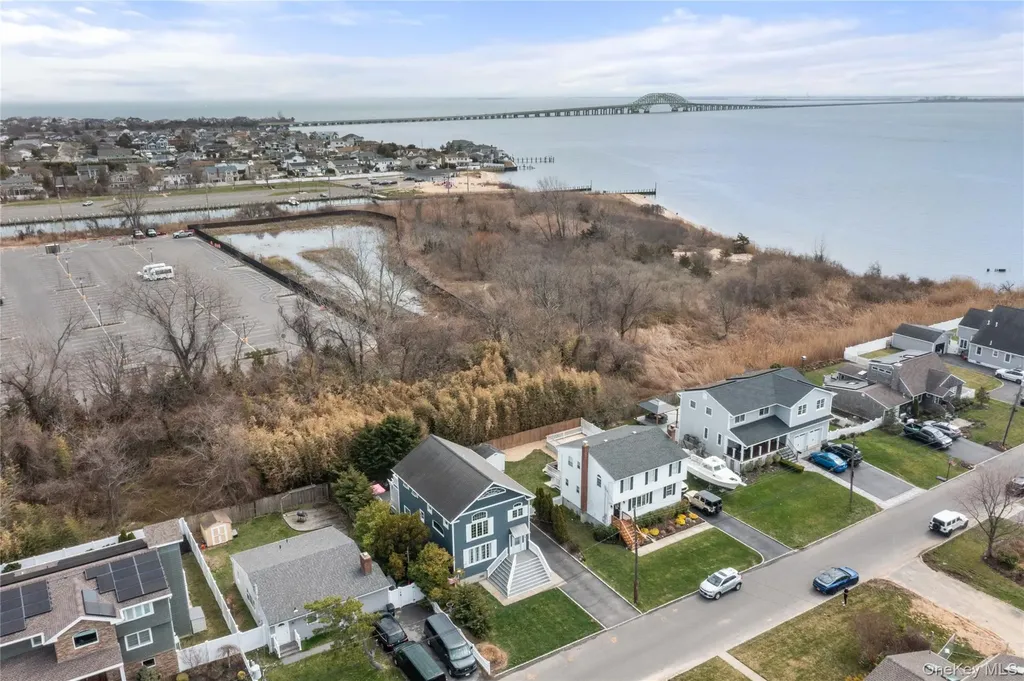 849 E Bay Drive West Islip NY 11795
