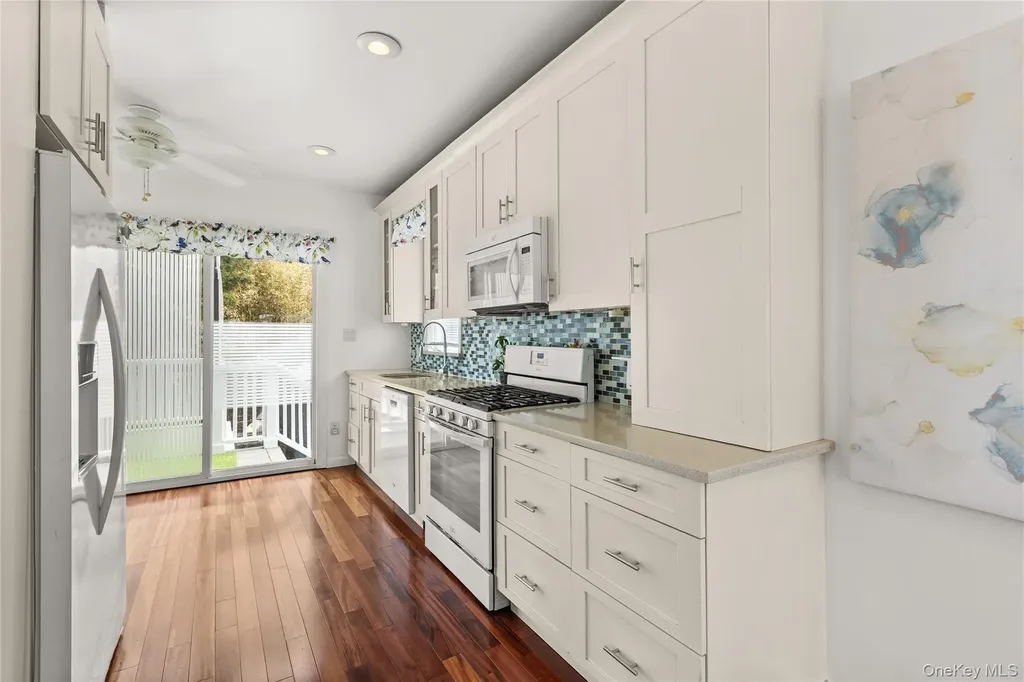 849 E Bay Drive West Islip NY 11795