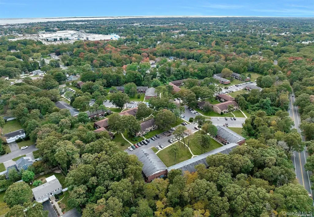 31 Newbrook Lane Bay Shore NY 11706