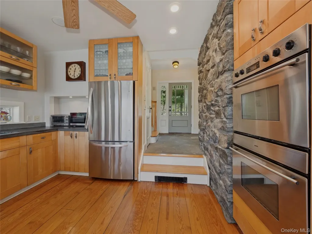 8 Manitou Ridge Garrison NY 10524