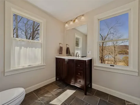 8 Manitou Ridge Garrison NY 10524