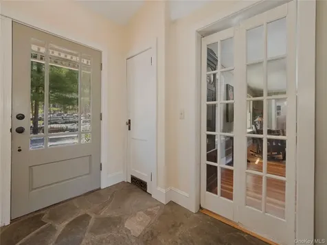 8 Manitou Ridge Garrison NY 10524
