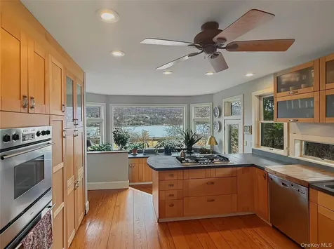8 Manitou Ridge Garrison NY 10524