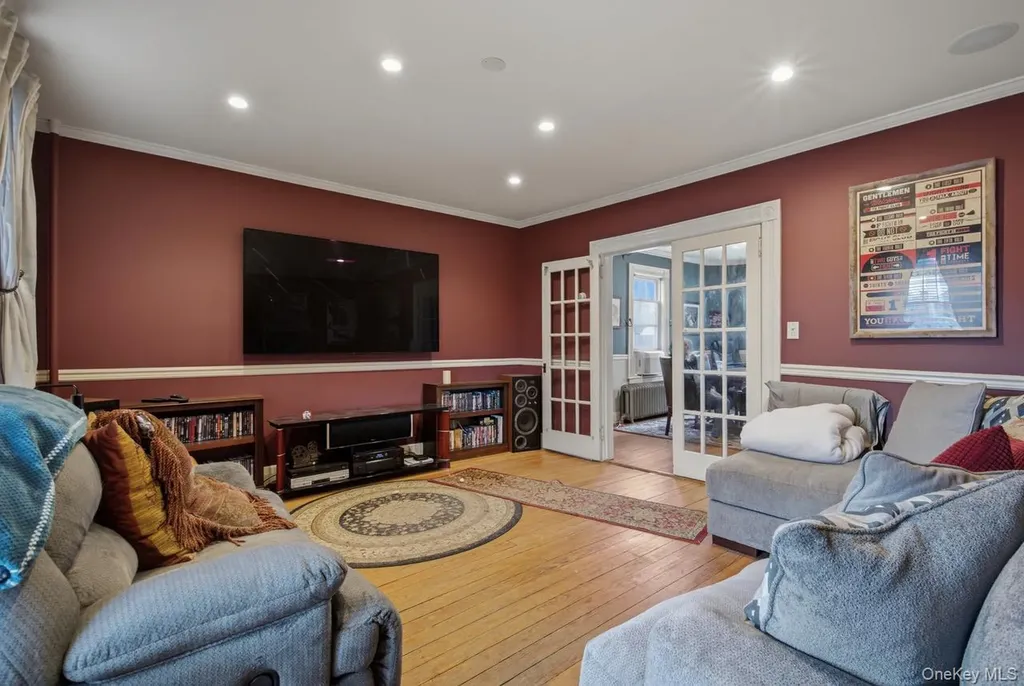 155 Smith Avenue Islip NY 11751