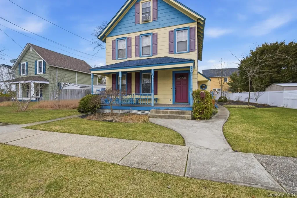155 Smith Avenue Islip NY 11751