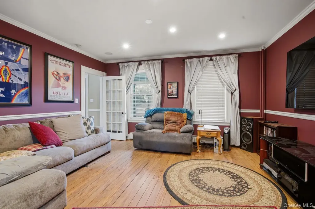 155 Smith Avenue Islip NY 11751