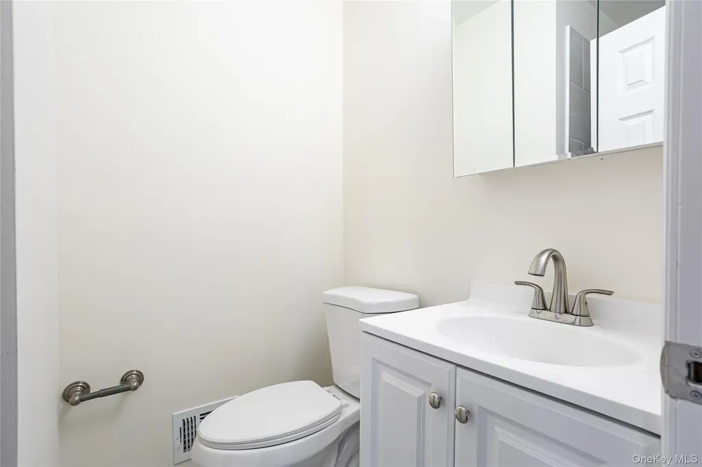 491 Ilyssa Way Staten Island NY 10312