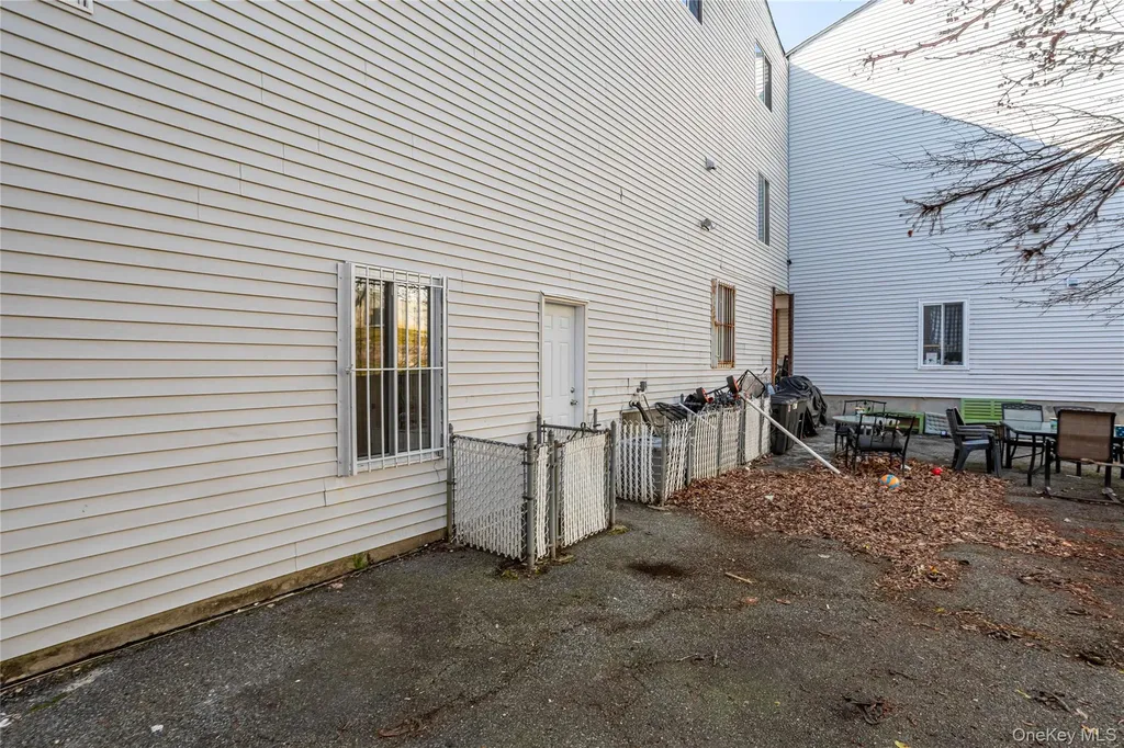 491 Ilyssa Way Staten Island NY 10312