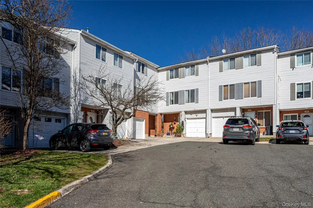 491 Ilyssa Way Staten Island NY 10312